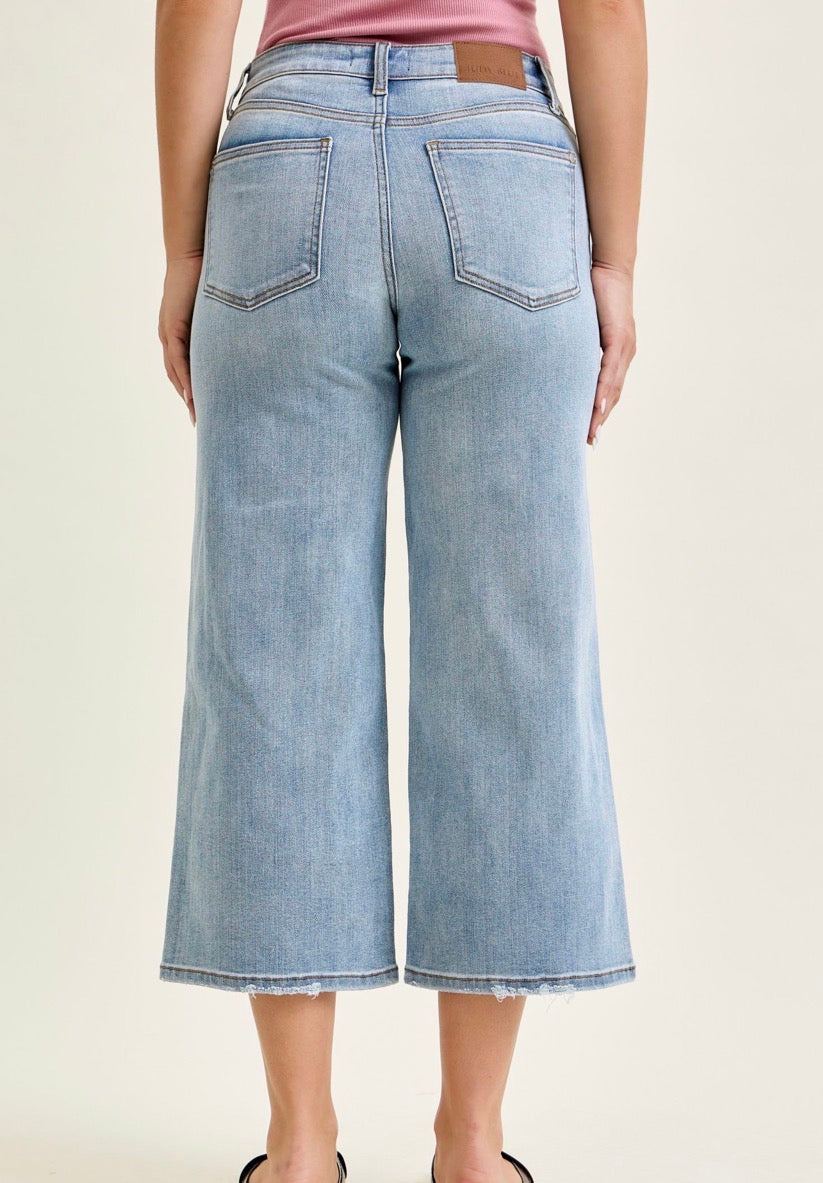 Judy Blue Mid Rise Crop Jeans - 82690