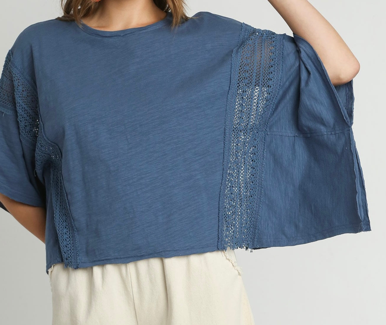 Sub Cotton Knit Lace Detail Top