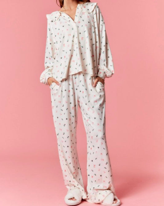 Holly & Ribbon Lounge Set